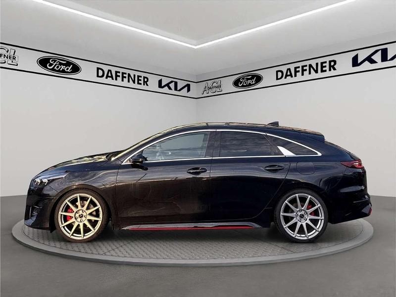 Gebraucht Kia ProCeed GT 204 PS (150 kW) 2023 (1k) zilinaschwarz met. Kombi