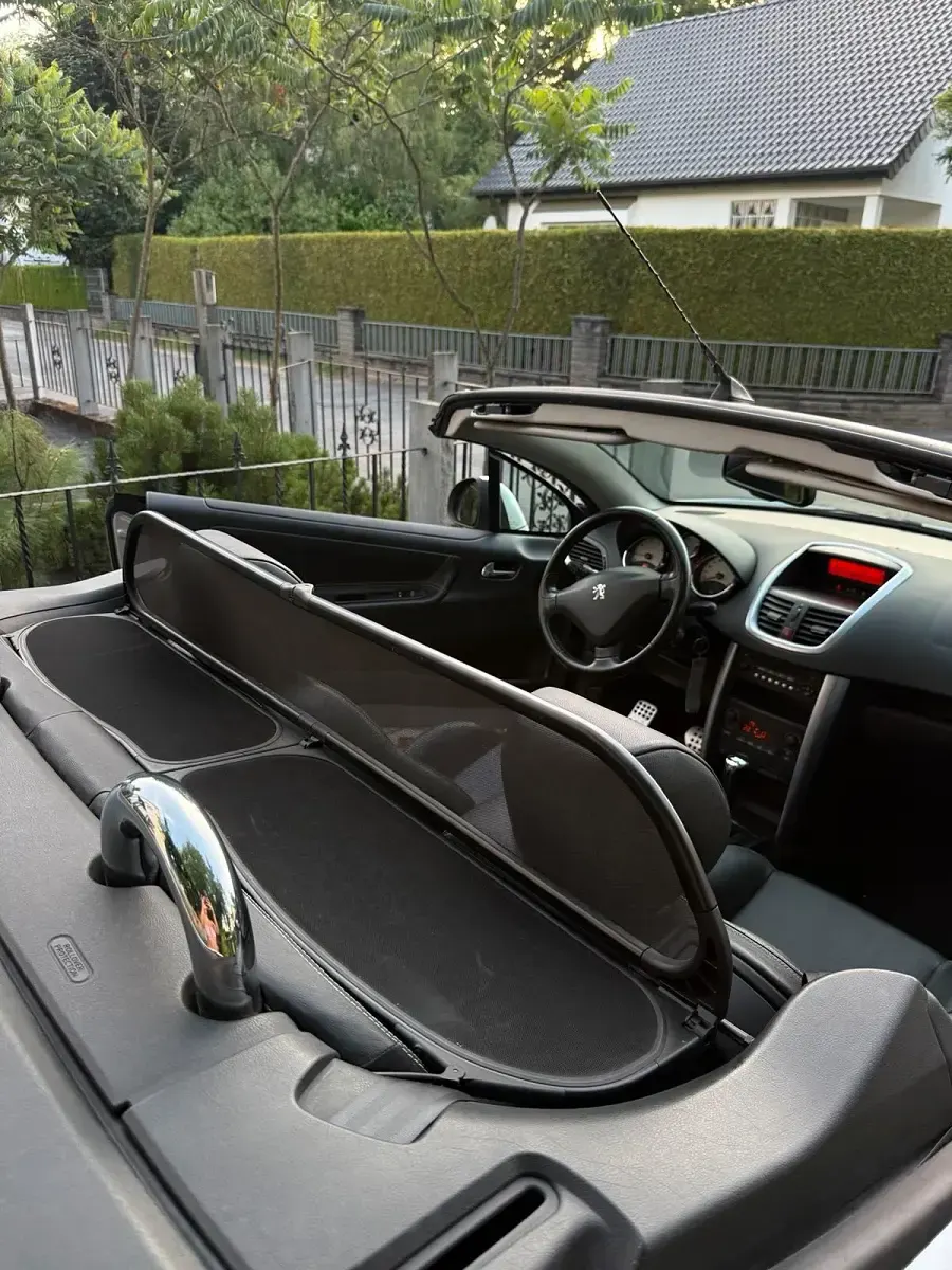 Gebraucht Peugeot 207 CC 119 PS (87 kW) 2007 Silber Cabrio