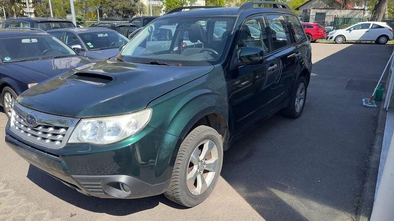 Usado Subaru Forester Comfort 147 CV (108 kW) 2012 Verde SUV