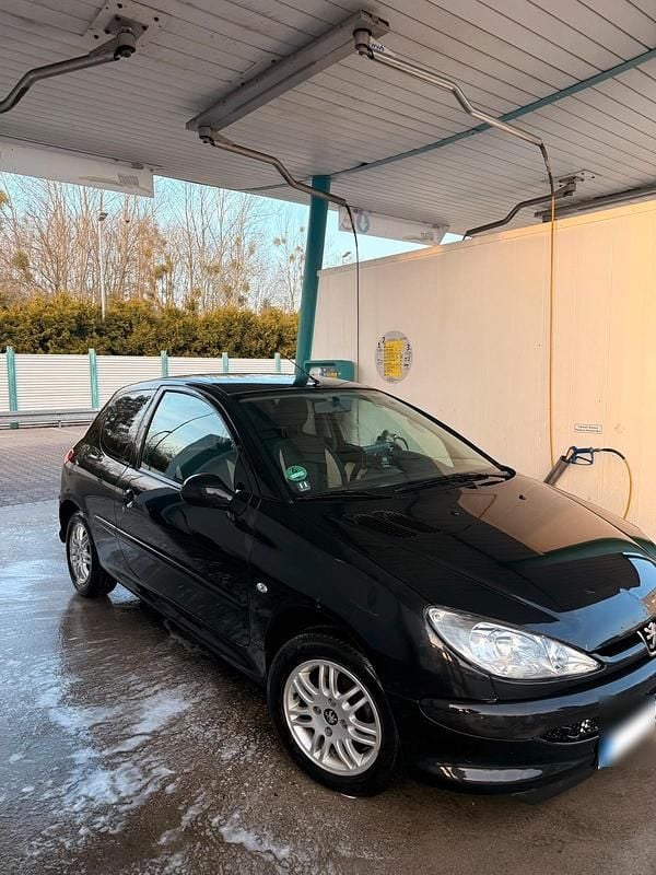 Gebraucht Peugeot 206 60 PS (44 kW) 2005 Schwarz Kleinwagen