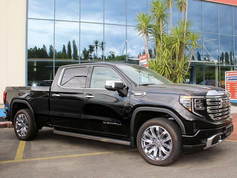 Onyx black Neu 2024 GMC Sierra SUV | 113.000 € - Bild 1/4
