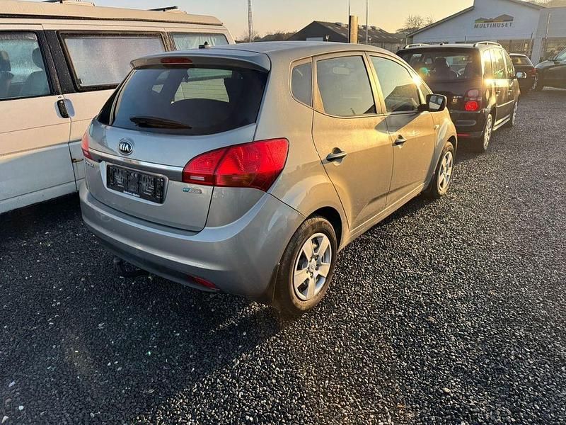 Gebraucht Kia Venga Attract 90 PS (66 kW) 2015 Beige Kleinwagen