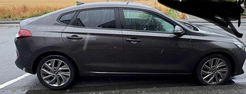 Grau Gebraucht 2019 Hyundai i30 Trend Kleinwagen | 14.100 € (Guter Preis) - Bild 1/4