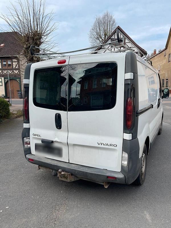Gebraucht Opel Vivaro 81 PS (59 kW) 2005 Weiß Van / Kleinbus
