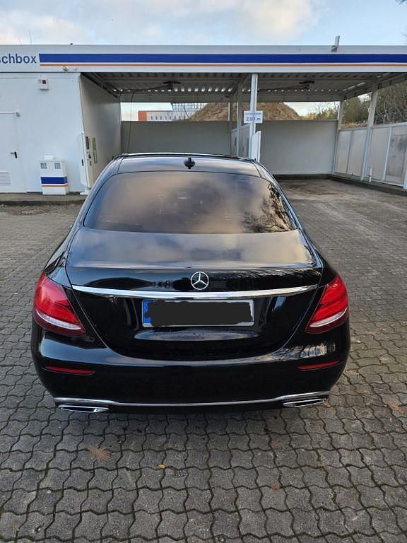Gebraucht Mercedes E200 150 PS (110 kW) 2018 Schwarz Limousine