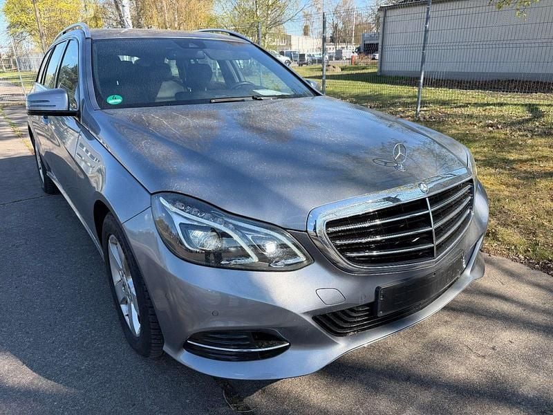 Second-hand Mercedes E200 184 CP (135 kW) 2013 Argintiu Break