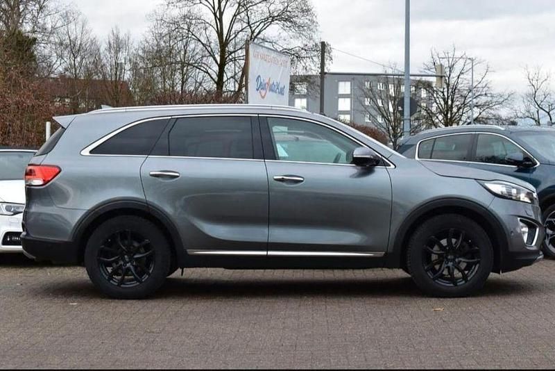 Grau Gebraucht 2016 Kia Sorento Platinum Edition SUV | 14.500 € (Fairer Preis) - Bild 1/4