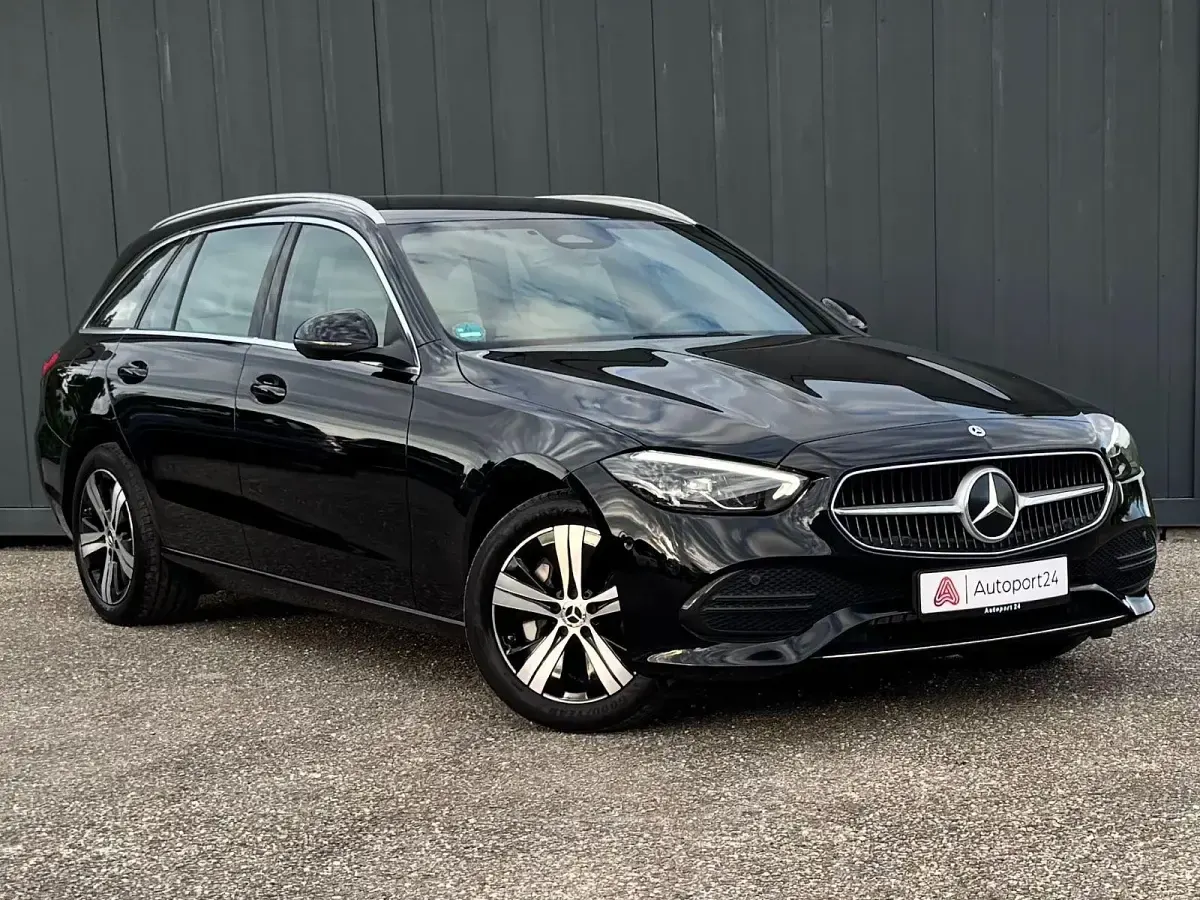 Gebraucht Mercedes C300e 313 PS (230 kW) 2023 Schwarz Kombi