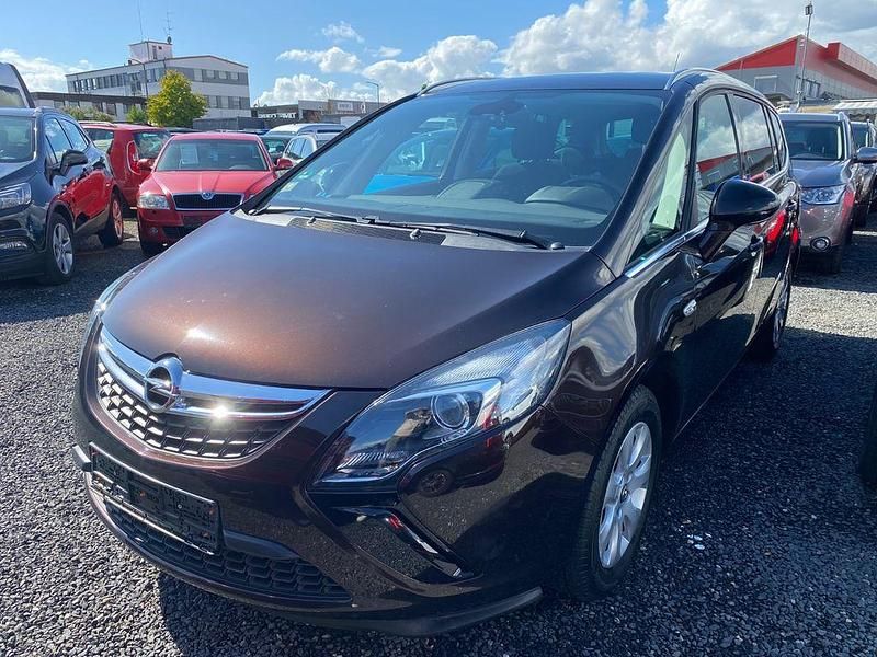 Braun Gebraucht 2014 Opel Zafira Tourer Edition Van / Kleinbus | 5.058 € (Fairer Preis) - Bild 1/4