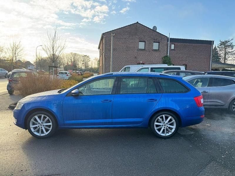 Gebraucht Skoda Octavia Style 150 PS (110 kW) 2016 Blau Kombi