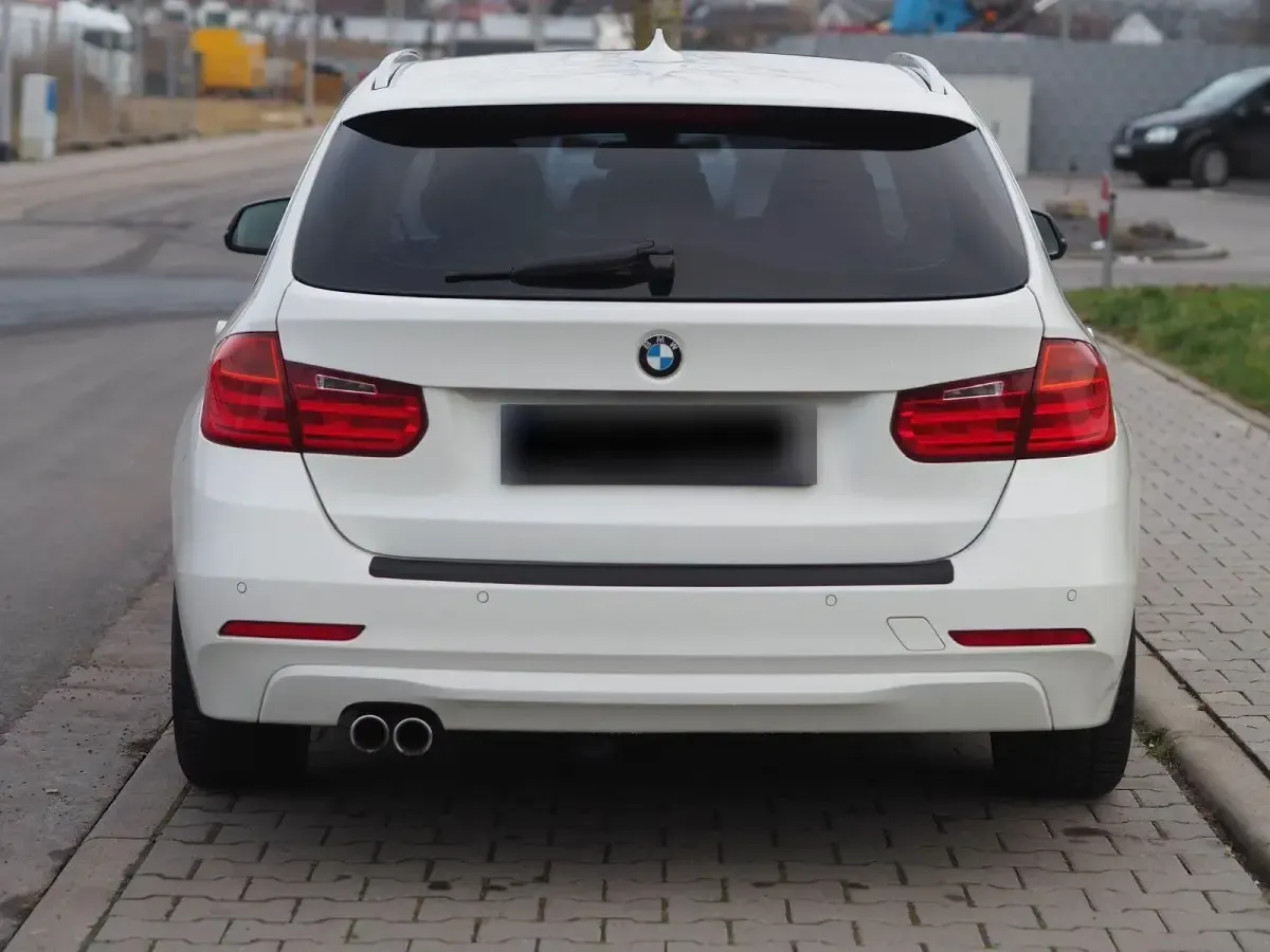 Używany BMW 330 M Performance 286 KM (210 kW) 2013 Biały Kombi