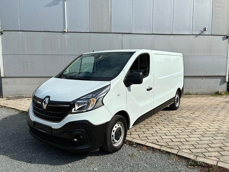 Weiß Gebraucht 2021 Renault Trafic Komfort Van / Kleinbus | 21.599 € - Bild 1/4