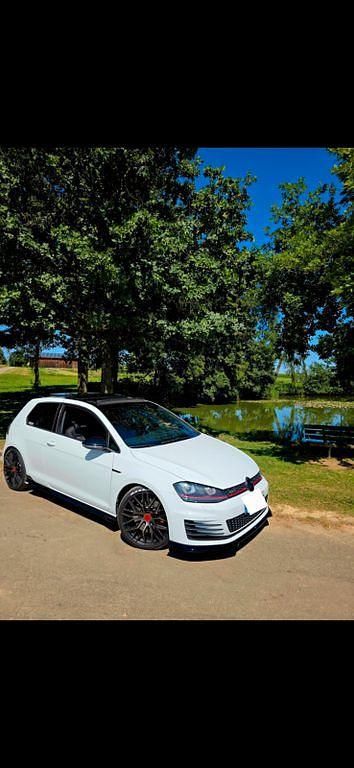Weiß Gebraucht 2016 VW Golf VII GTI Limousine | 18.000 € (Etwas zu teuer) - Bild 1/4