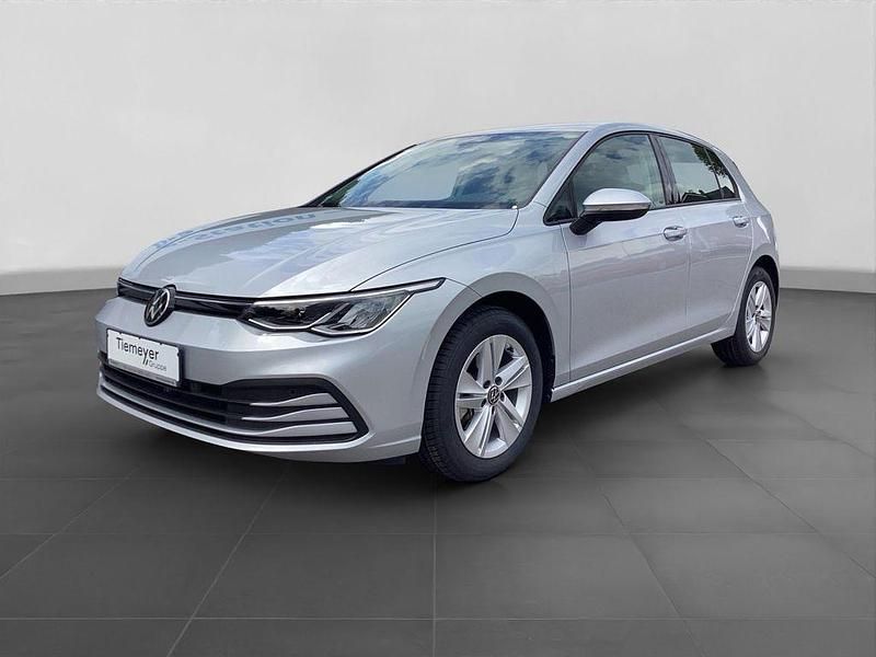 Gebraucht VW Golf VIII Life 131 PS (96 kW) 2024 Reflexsilber metallic Limousine