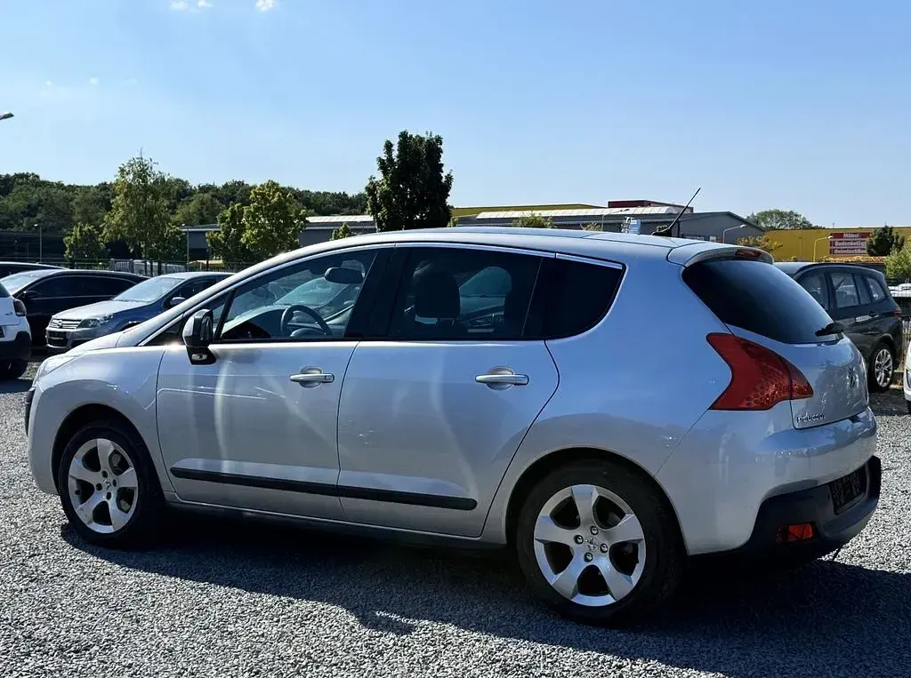 Gebraucht Peugeot 3008 Premium 156 PS (114 kW) 2011 Silber Kombi