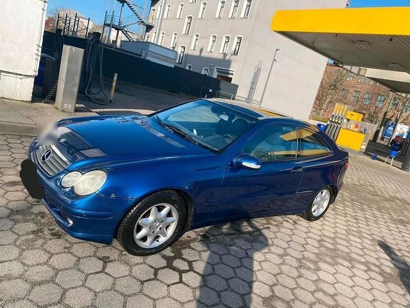 Gebraucht Mercedes C180 145 PS (106 kW) 2002 Blau Coupé