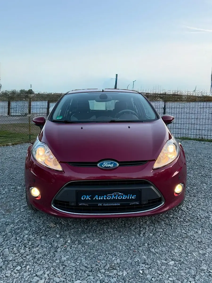 Usata Ford Fiesta Titanium 97 CV (71 kW) 2009 Rosso Utilitaria