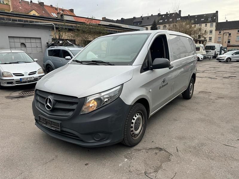 Gebraucht Mercedes Vito 114 PS (83 kW) 2015 Weiß Van