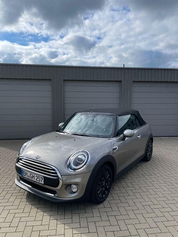 Grau Gebraucht 2018 Mini One Cabriolet Chili Cabrio | 17.100 € (Fairer Preis) - Bild 1/4