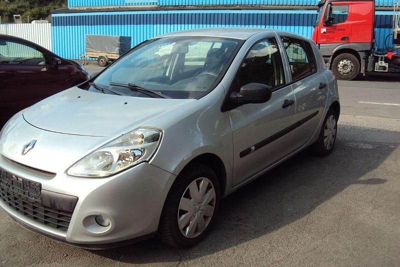 Gebraucht 2009 Renault Clio III Expression Limousine | 1.700 € (Guter Preis) - Bild 1/4