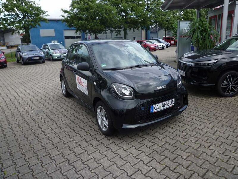 Schwarz Gebraucht 2021 Smart ForFour Electric Drive Limousine | 10.890 € (Teuer) - Bild 1/4