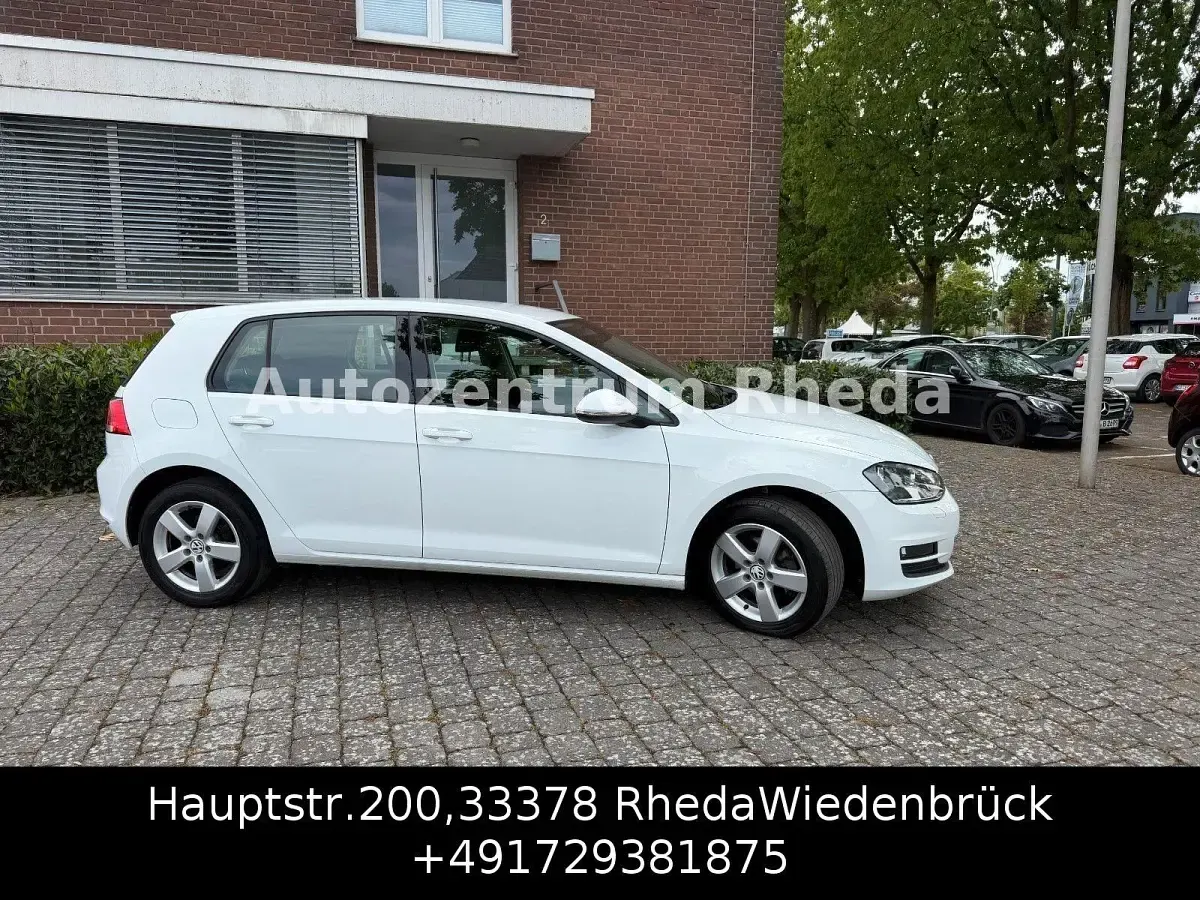 Gebraucht VW Golf VII Trendline 105 PS (77 kW) 2015 Weiß Kleinwagen