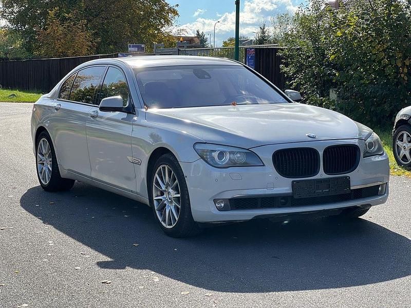 Używany BMW 750L Shadowline 408 KM (300 kW) 2009 Szary Sedan/Limuzyna