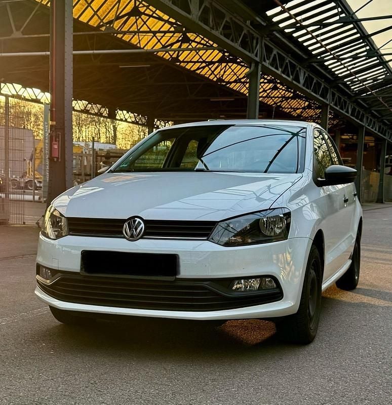 Gebraucht VW Polo 60 PS (44 kW) 2015 Weiß Kleinwagen