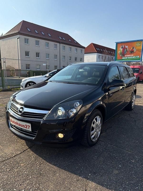 Gebraucht Opel Astra 110 PS (80 kW) 2010 Schwarz Kombi