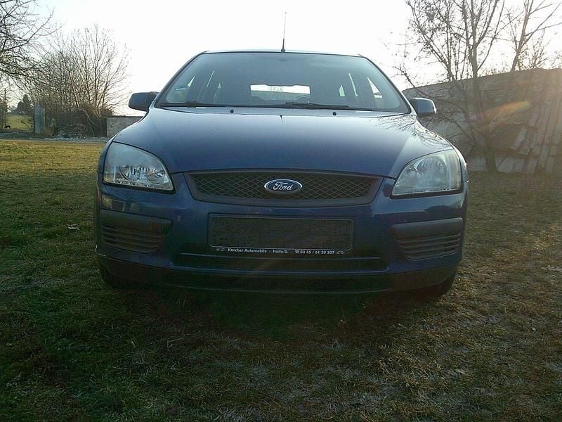 Gebraucht Ford Focus Fun X 125 PS (91 kW) 2006 Blau Kombi