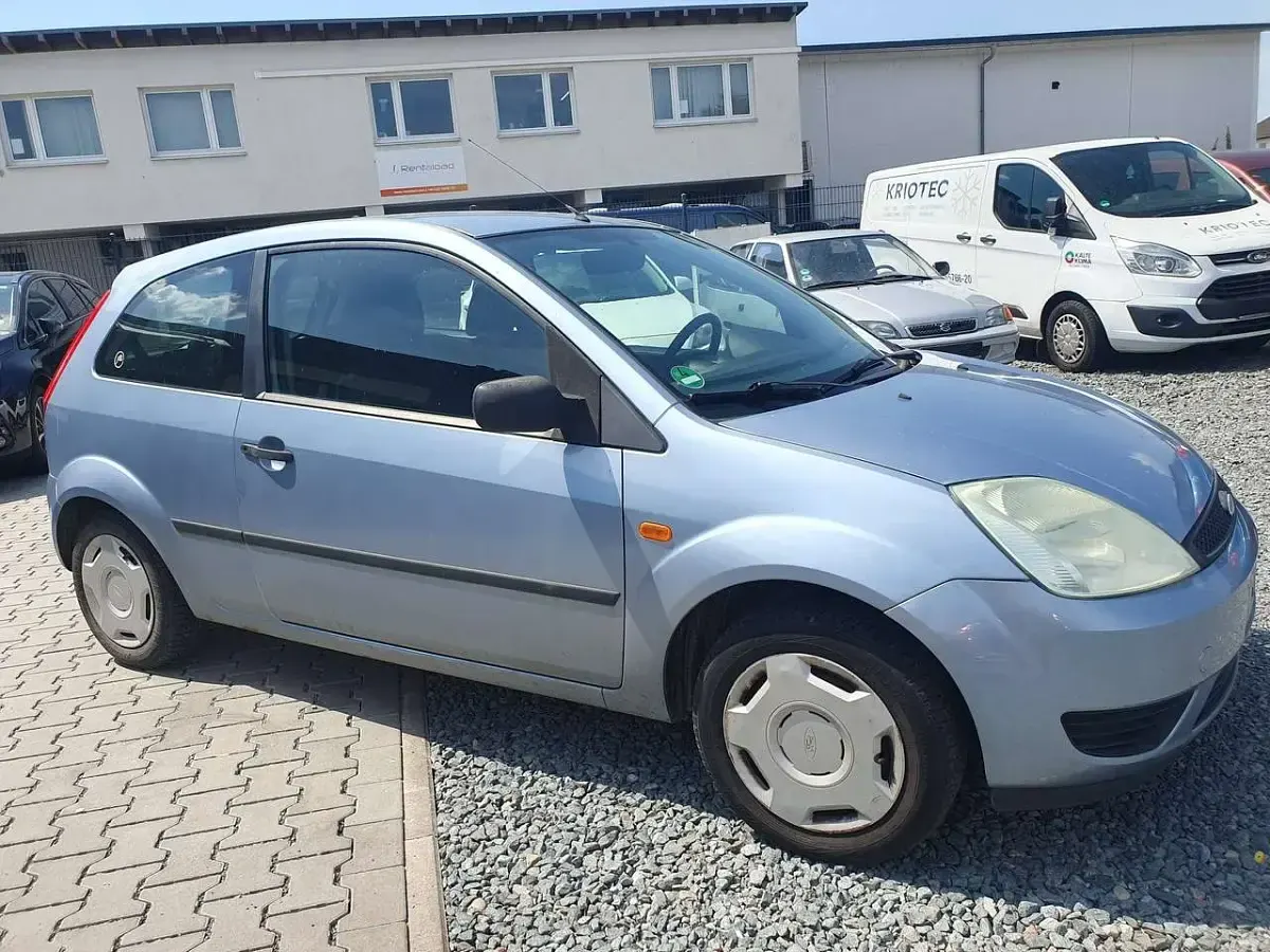 Gebraucht Ford Fiesta Trend 69 PS (50 kW) 2005 Blau Kleinwagen