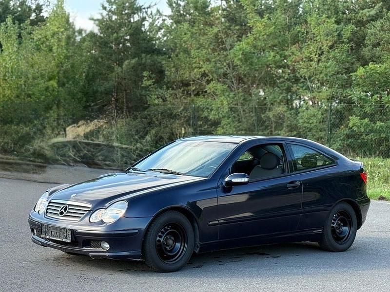 Gebraucht Mercedes C220 143 PS (105 kW) 2002 Blau Coupé