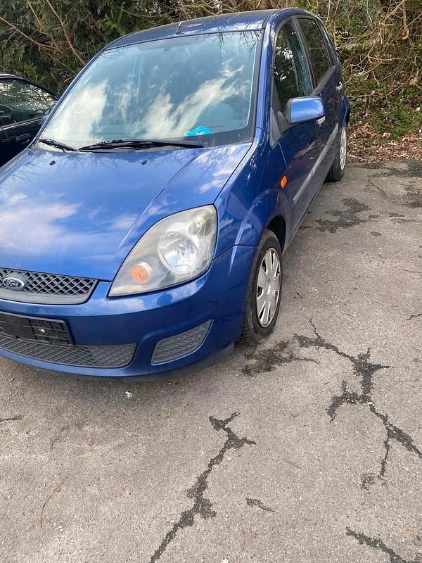Gebraucht Ford Fiesta 70 PS (51 kW) 2007 Blau Kleinwagen