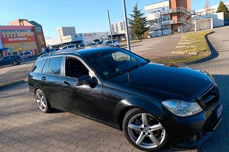 Gebraucht Mercedes C180 170 PS (125 kW) 2012 Schwarz Kombi