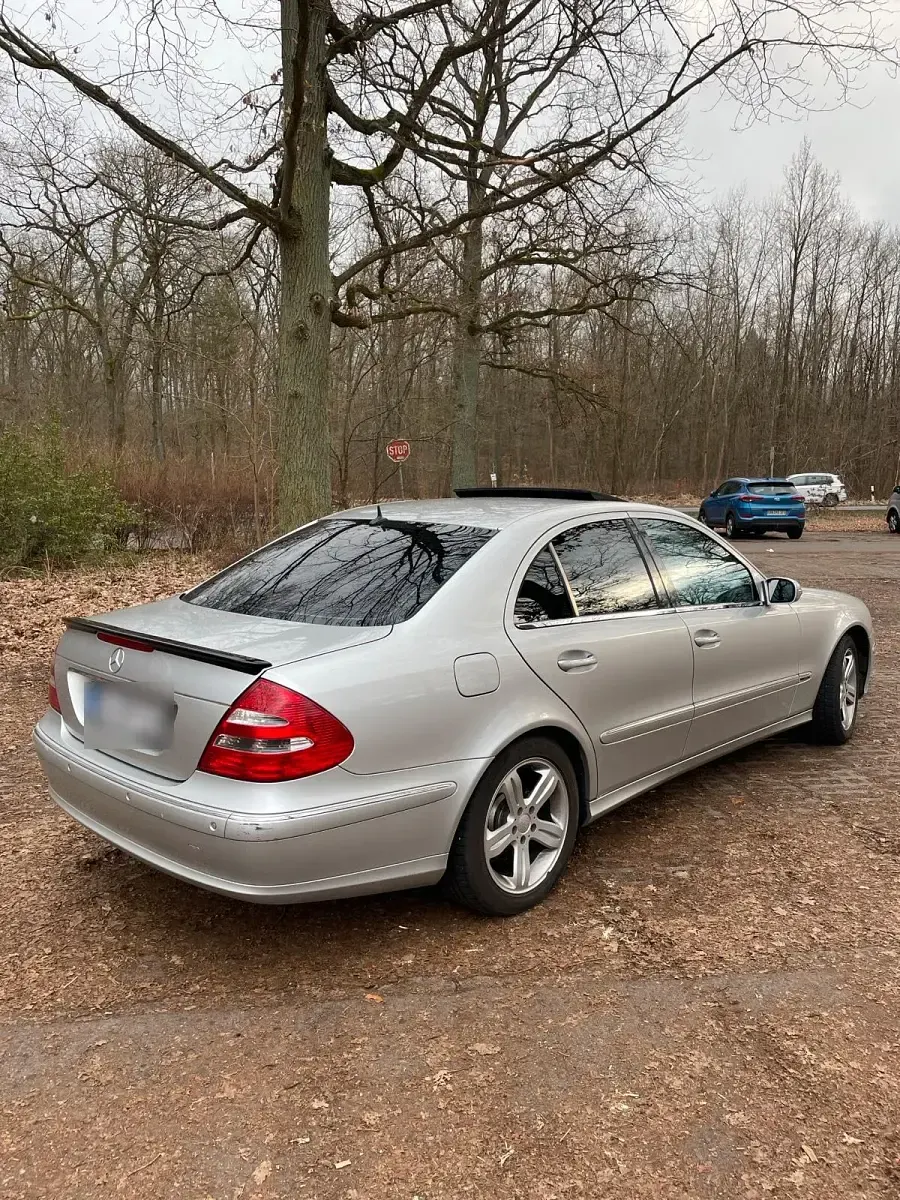 Gebraucht Mercedes E320 231 PS (169 kW) 2005 Silber Limousine