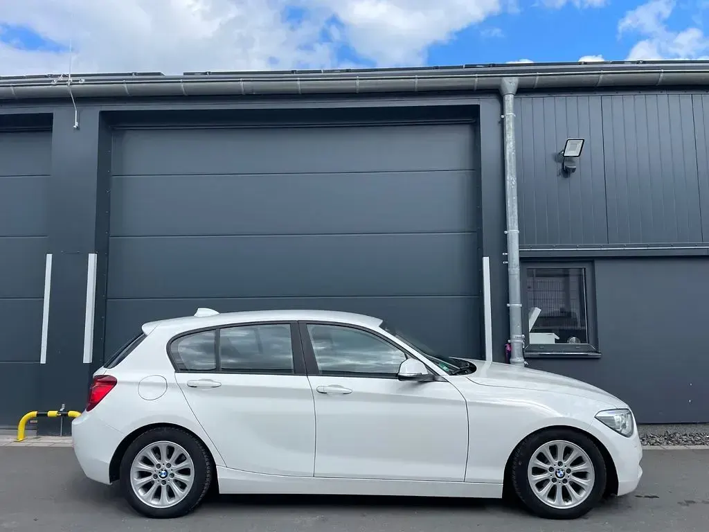 Gebraucht BMW 116 Sport Line 136 PS (100 kW) 2012 Weiß Kleinwagen