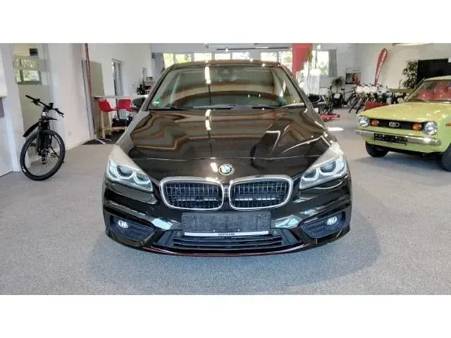 Używany BMW 225 Active Tourer 231 KM (169 kW) 2015 Czarny Minivan