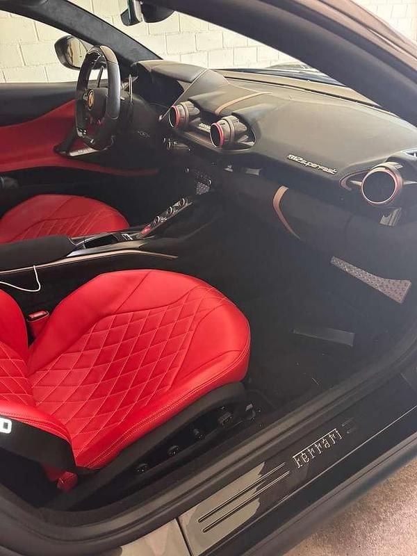 Gebraucht Ferrari 812 795 PS (584 kW) 2019 Grau Coupé