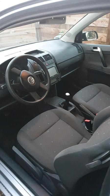 Gebraucht VW Polo 64 PS (47 kW) 2003 Silber Kleinwagen