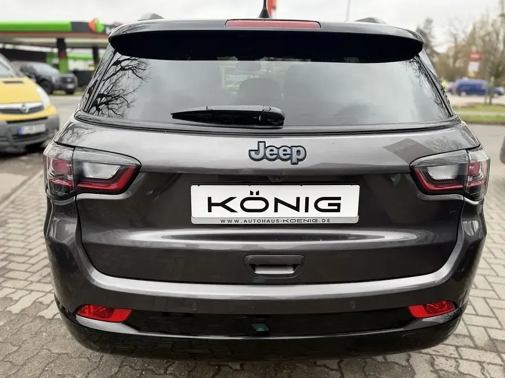 Usado Jeep Compass 180 HP (132 kW) 2022 Cinzento SUV