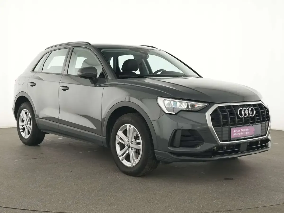 Gebraucht Audi Q3 Business 150 PS (110 kW) 2023 Nanograu SUV