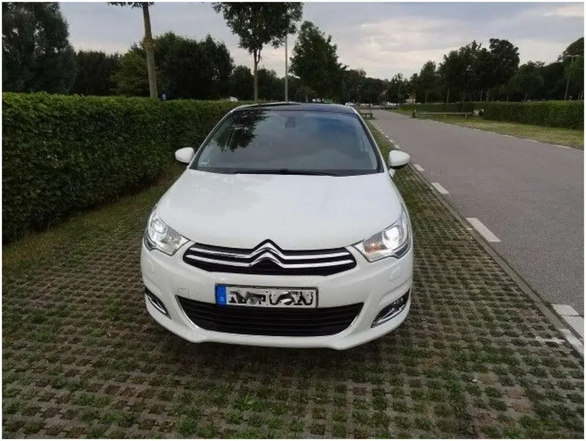 Used Citroën C4 Exclusive 150 HP (110 kW) 2011 White Sedan