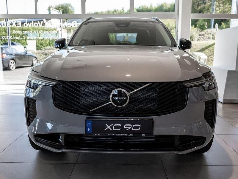 Neu Volvo XC90 Plus 455 PS (334 kW) 2025 Grau SUV