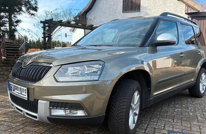 Gebraucht Skoda Yeti 125 PS (91 kW) 2015 Braun SUV