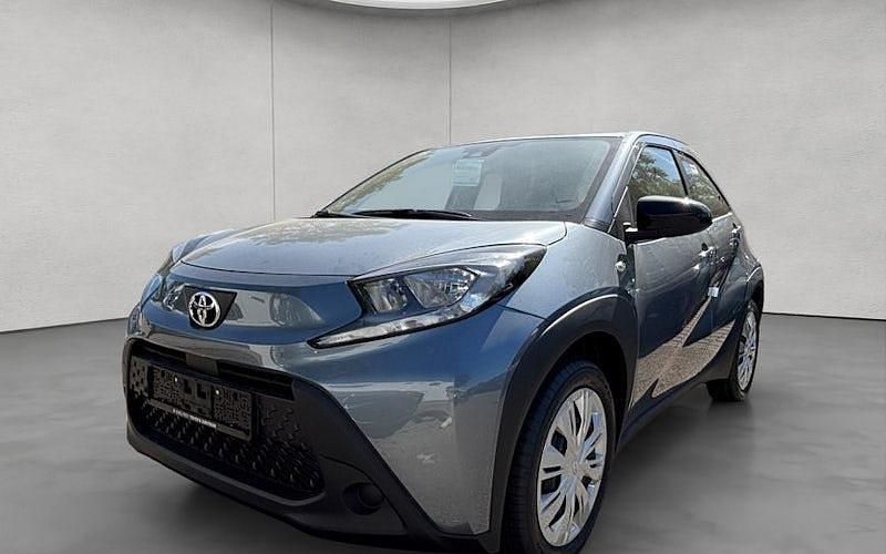 Grau Neu 2025 Toyota Aygo Business Edition Kleinwagen | 20.390 € - Bild 1/4