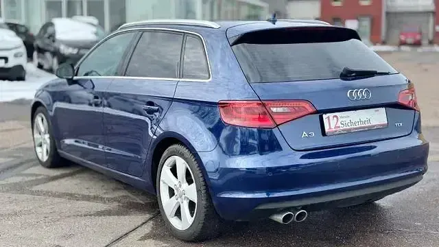 Gebraucht Audi A3 Ambiente 150 PS (110 kW) 2016 Blau Limousine