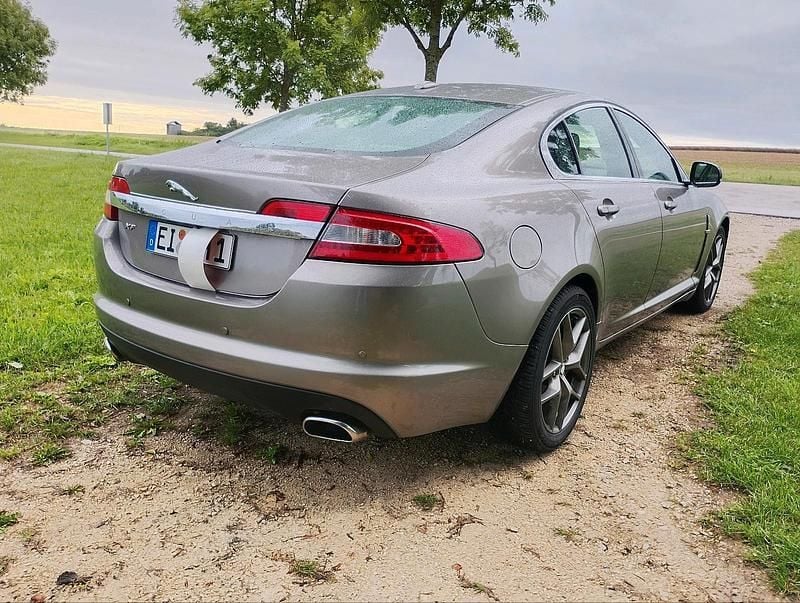 Gebraucht Jaguar XF Luxury 238 PS (175 kW) 2010 Grau Limousine