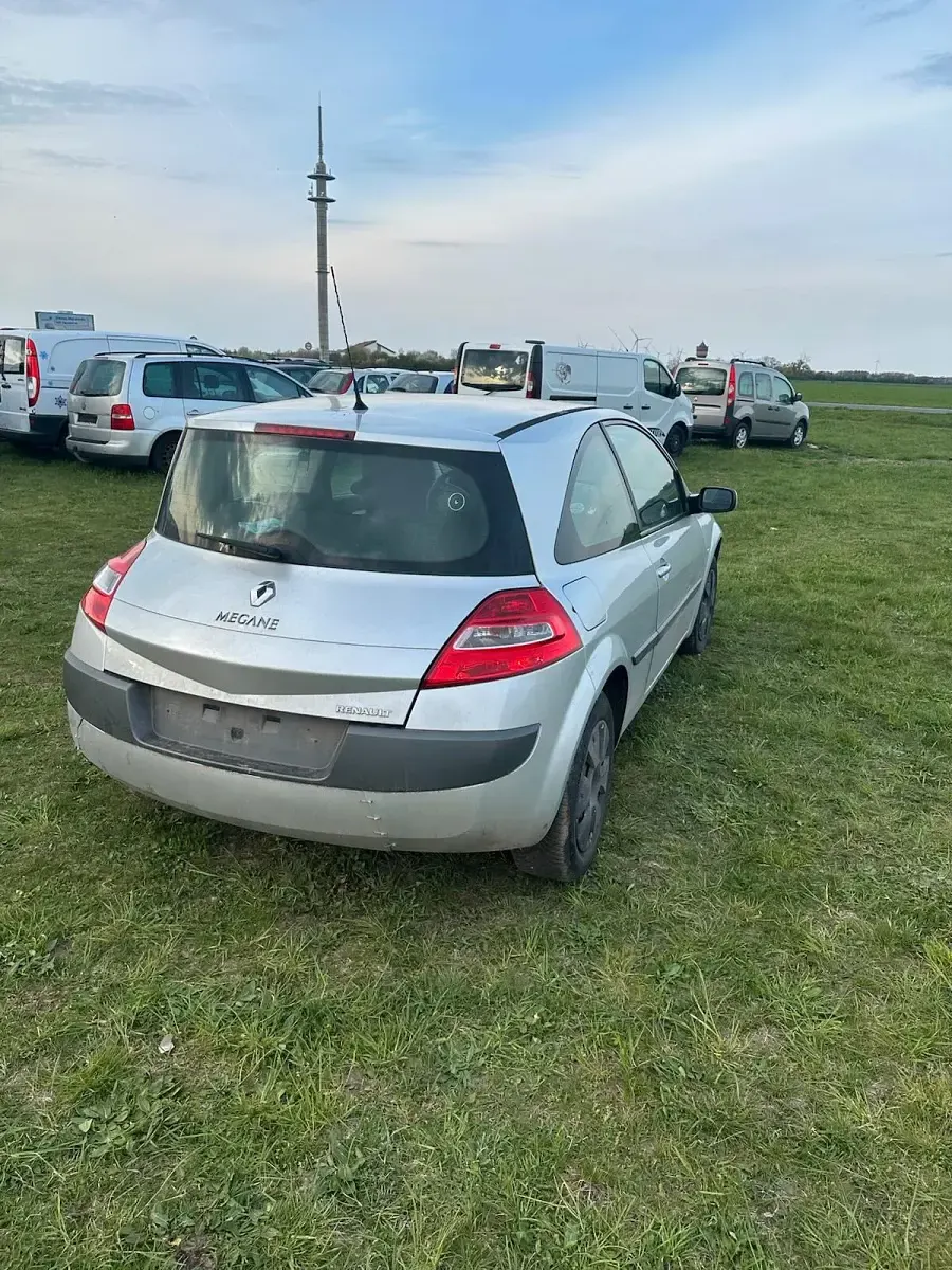 Gebraucht Renault Mégane 112 PS (82 kW) 2006 Silber Kleinwagen