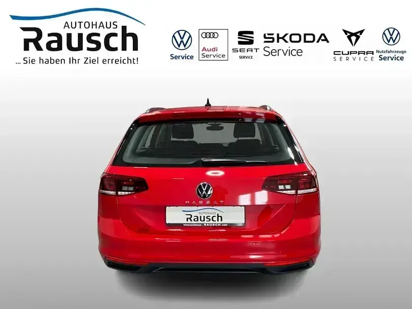 Gebraucht VW Passat 122 PS (89 kW) 2023 Rot Kombi