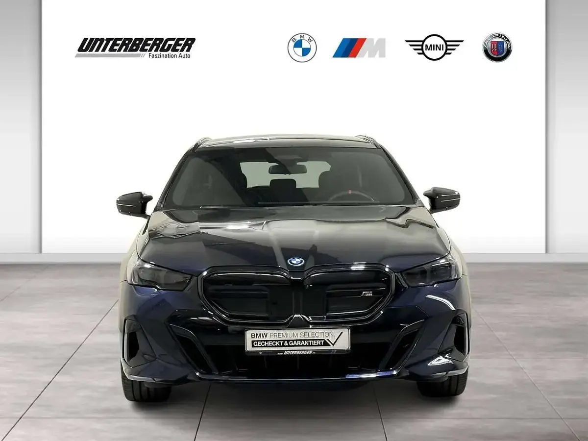 Gebraucht BMW i5 Performance 442 kW (601 PS) 2025 M carbonschwarz Kombi